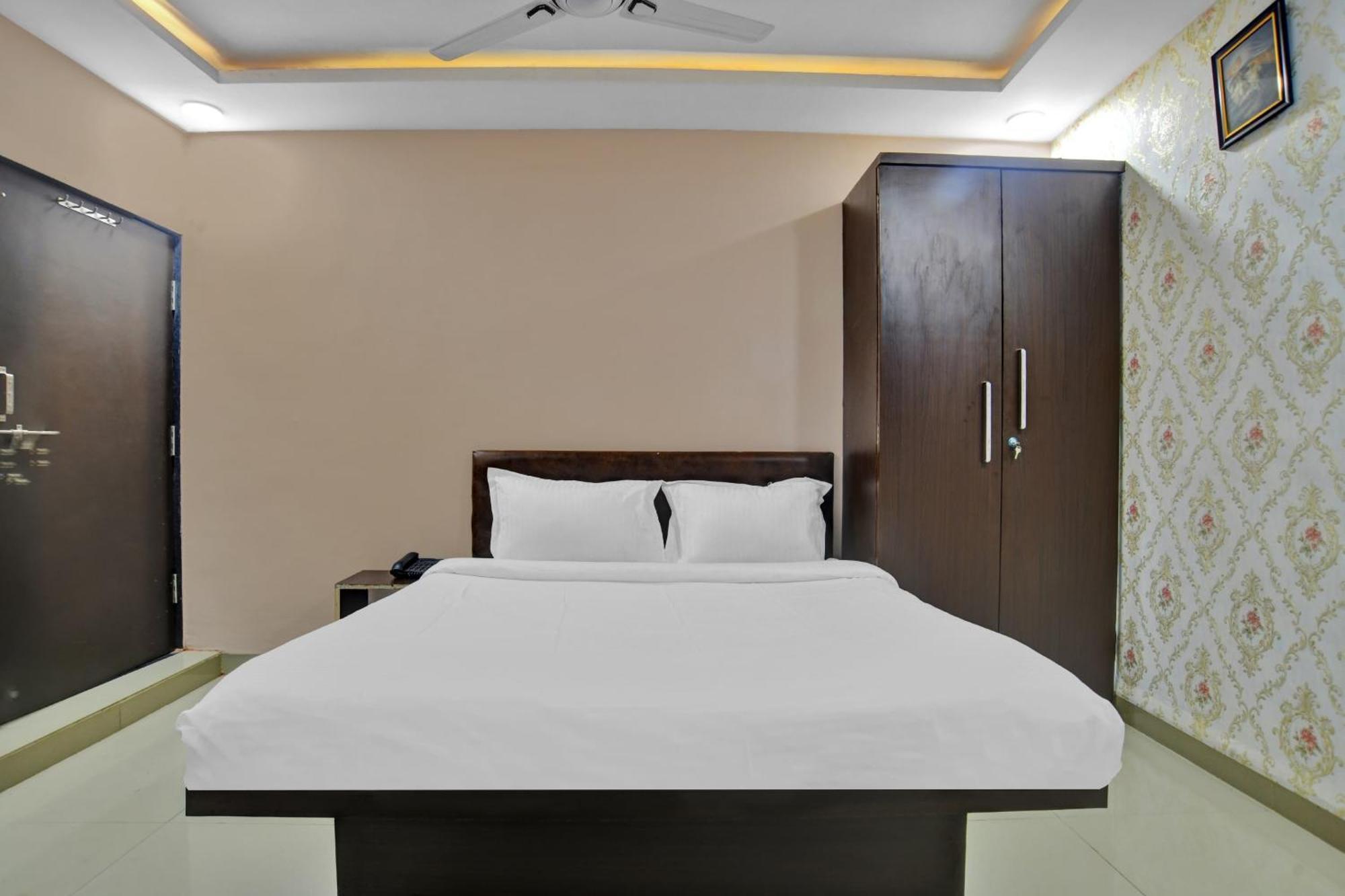 Hotel O Sai Sahara Indore Esterno foto